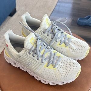 On Cloud- On Running Cloudswift Light Gray Women’s Sneakers Size 7